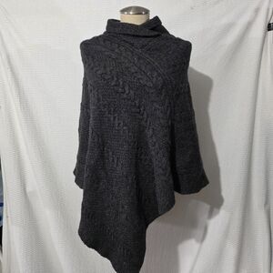 Inis Crafts Charcoal 100% Merino Wool Cable Knit  Poncho Made In Ireland S/M